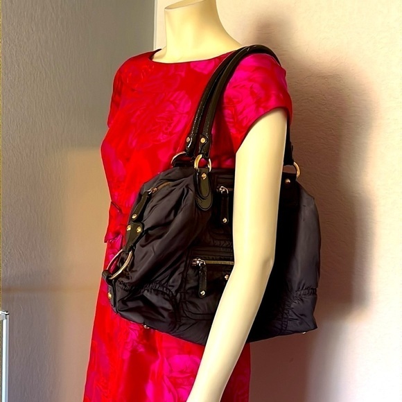 Tod's Nylon and Leather Shoulder bag - Picture 9 of 9